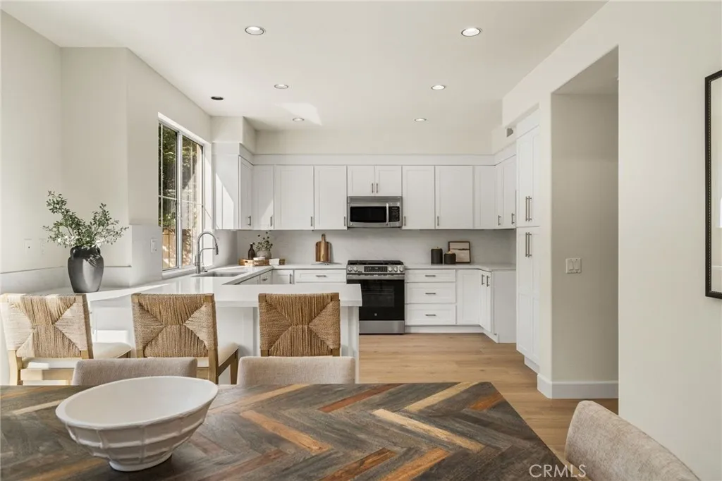 New Shaker white cabinets & Quartz