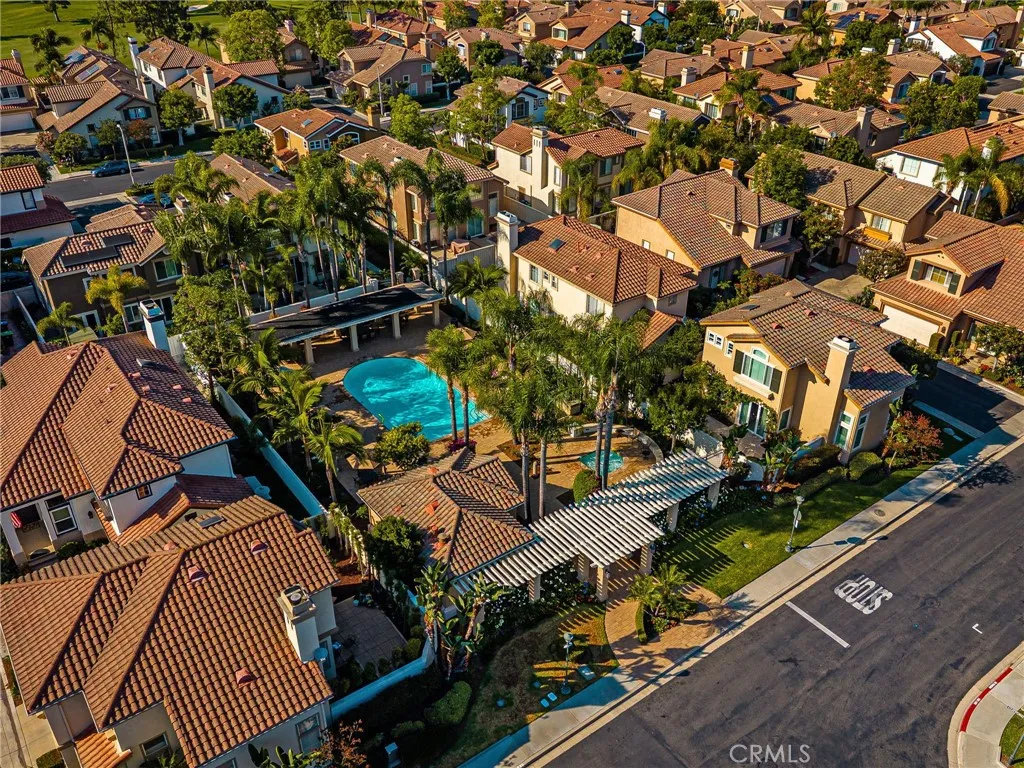 Community pool/spa/BBQ