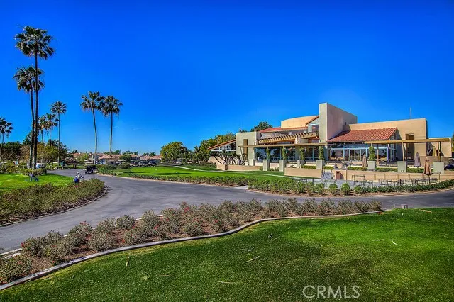 Clubhouse restaurant, shop/summer concerts taco tuesdays