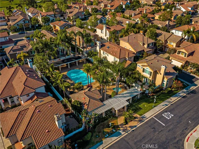 Community pool/spa/BBQ