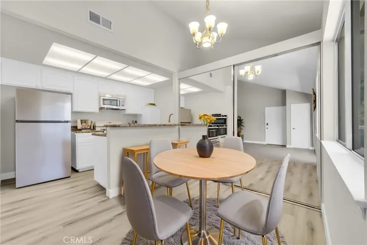 Virtually staged dining room