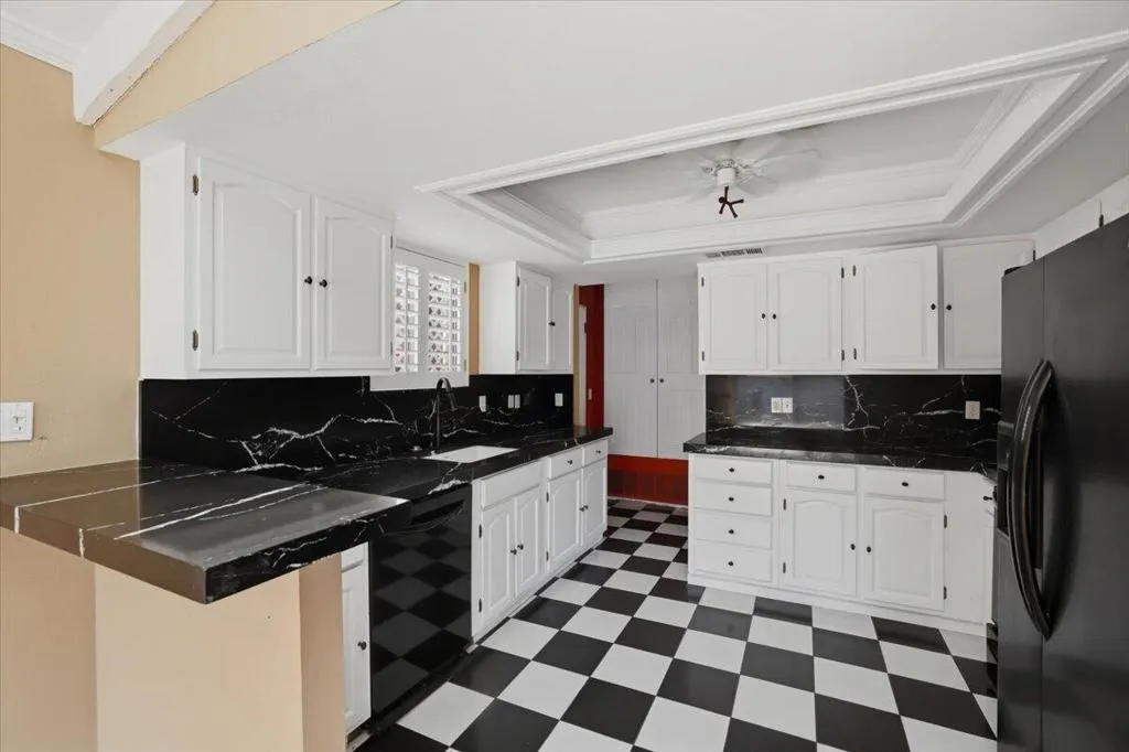 57-Kitchen