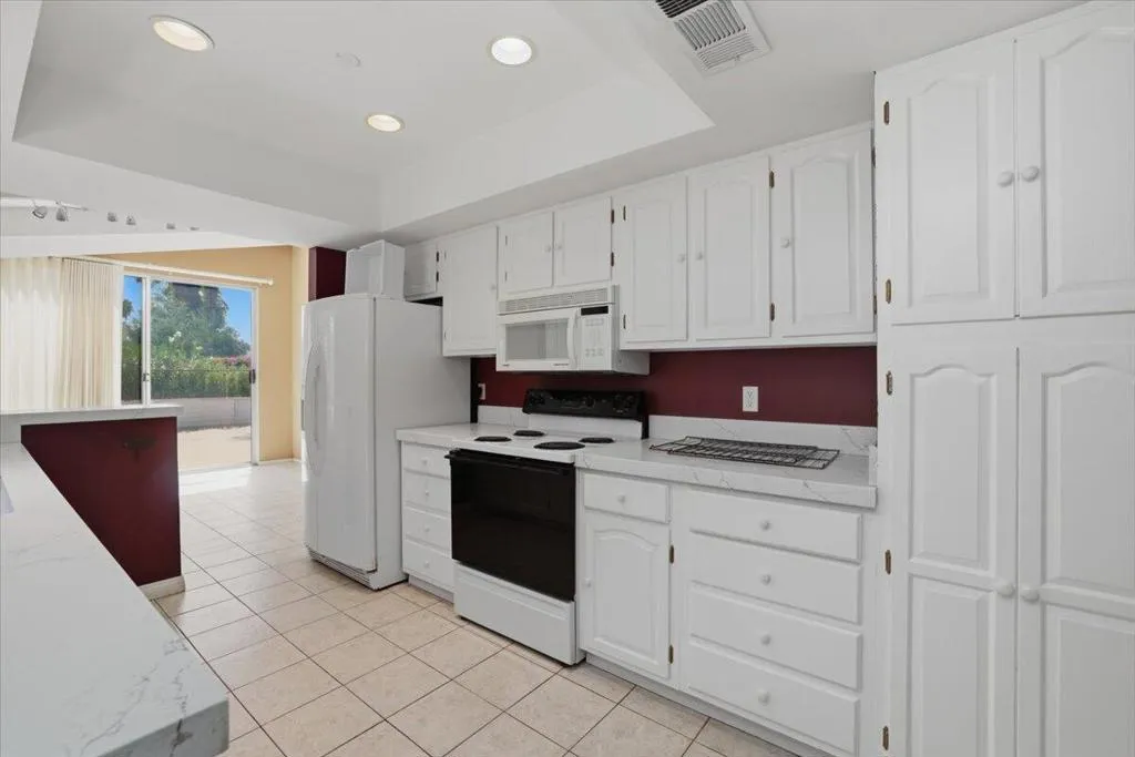 30-Kitchen