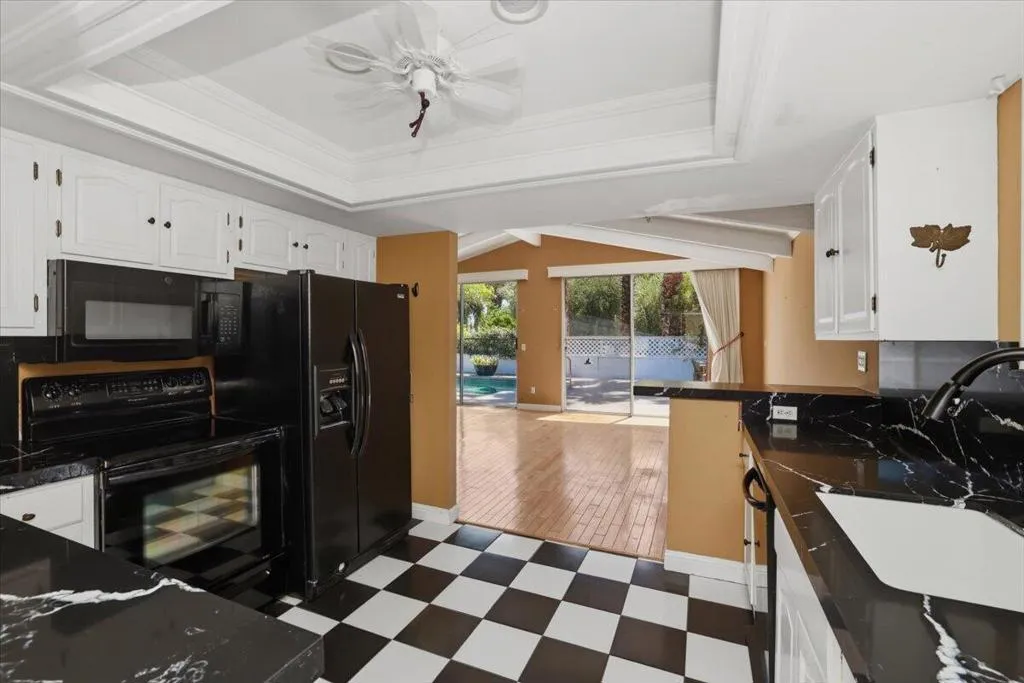 60-Kitchen
