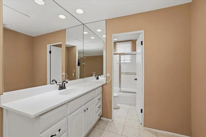 38-Bathroom