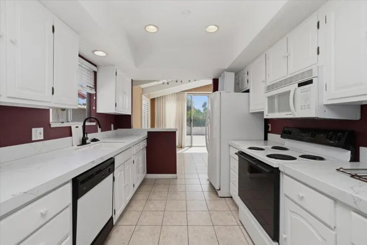 29-Kitchen