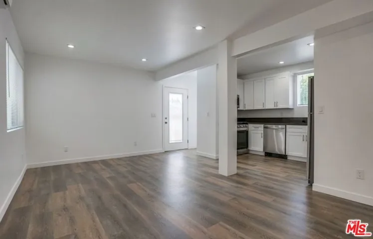 869 Glenway Drive 8, Inglewood, California 90302