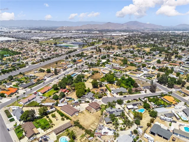 4921 Rock Court, Jurupa Valley, California 91752
