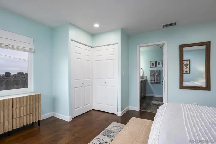 3115 Russell, San Diego, California 92106
