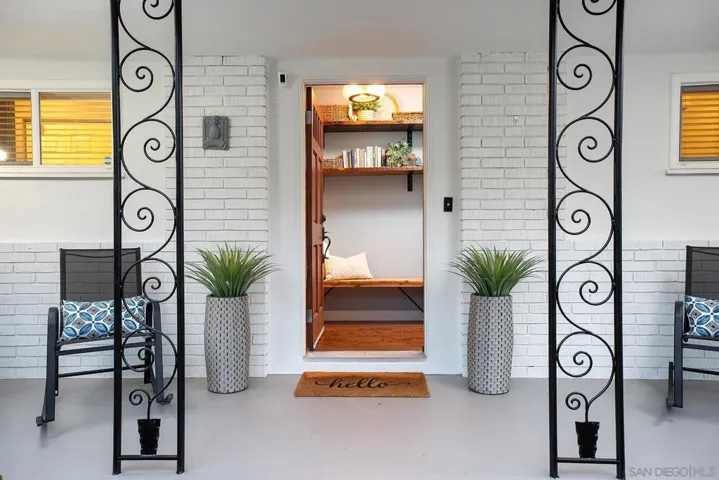 3115 Russell, San Diego, California 92106