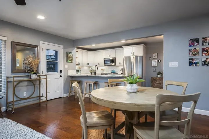 3115 Russell, San Diego, California 92106