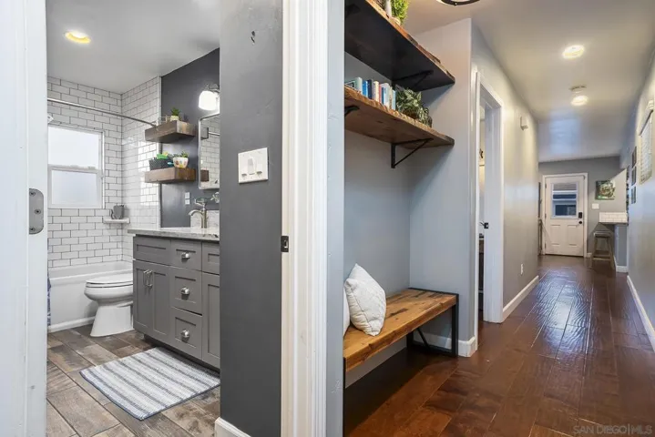 3115 Russell, San Diego, California 92106