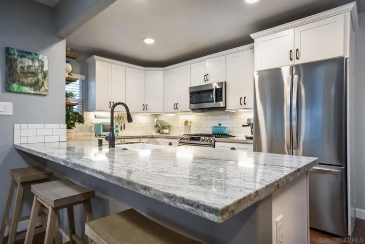 3115 Russell, San Diego, California 92106