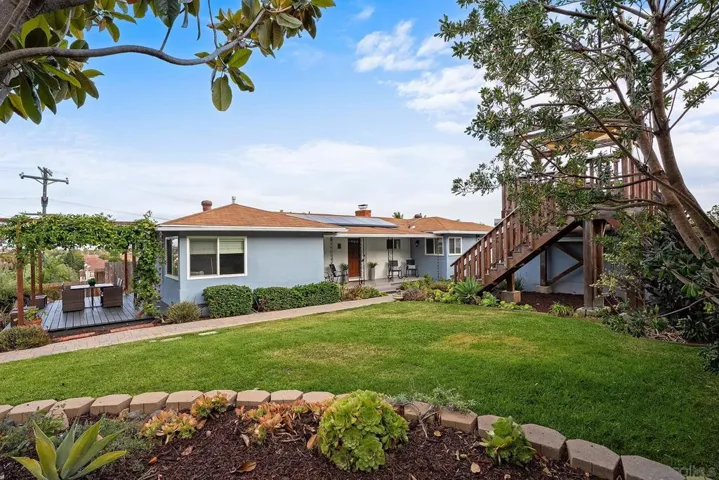 3115 Russell, San Diego, California 92106