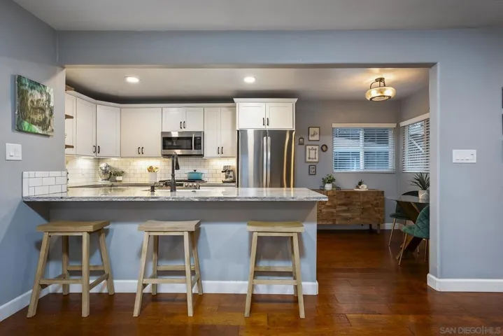 3115 Russell, San Diego, California 92106