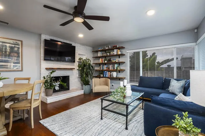 3115 Russell, San Diego, California 92106