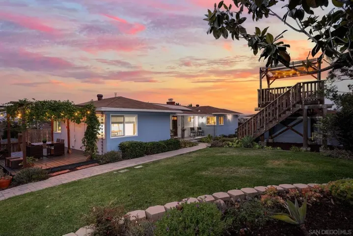 3115 Russell, San Diego, California 92106