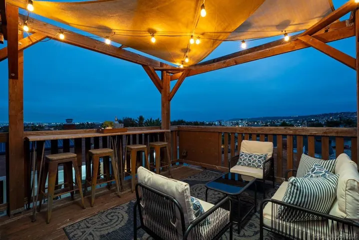 3115 Russell, San Diego, California 92106