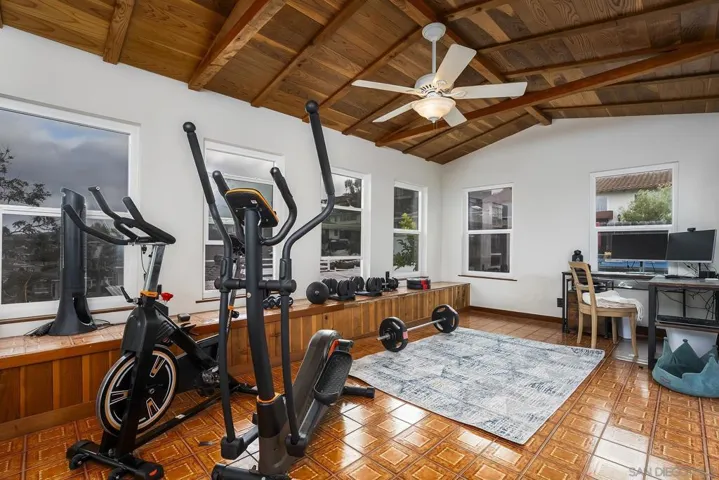 3115 Russell, San Diego, California 92106