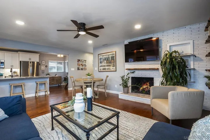 3115 Russell, San Diego, California 92106