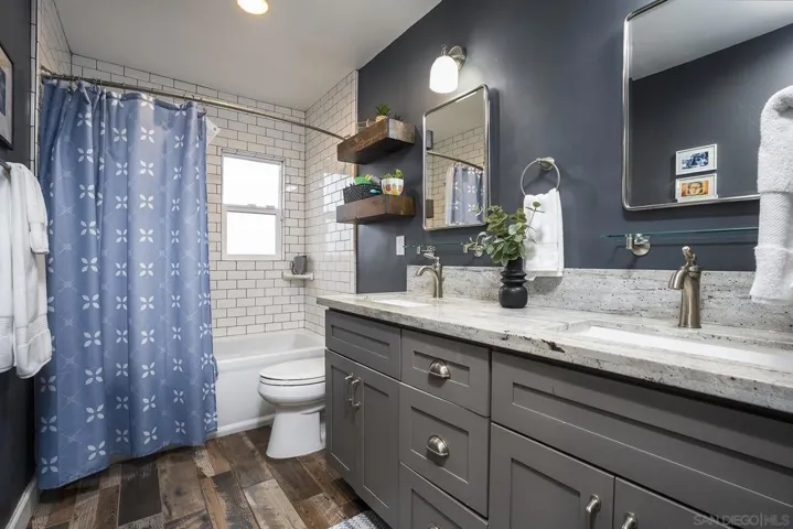 3115 Russell, San Diego, California 92106
