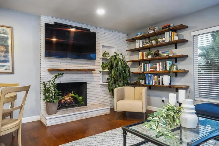 3115 Russell, San Diego, California 92106