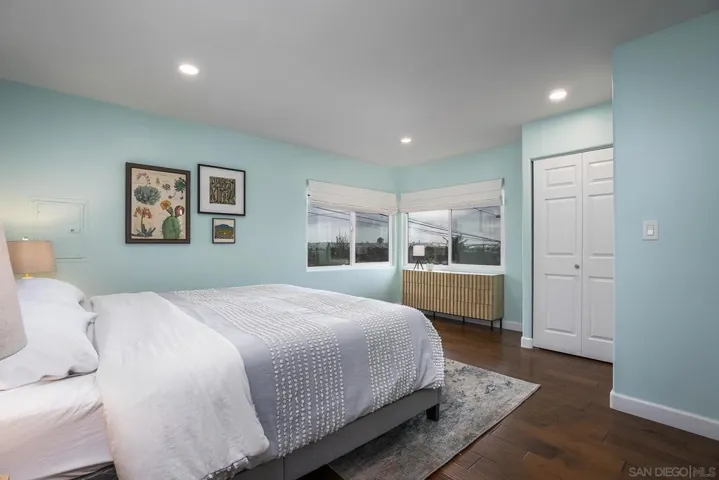 3115 Russell, San Diego, California 92106