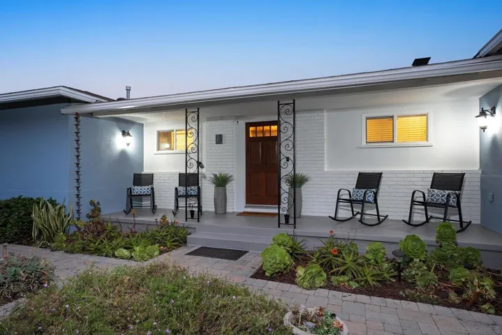 3115 Russell, San Diego, California 92106