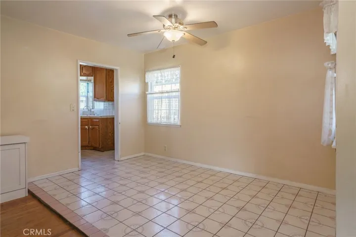 Dining Area leading to Kitchen