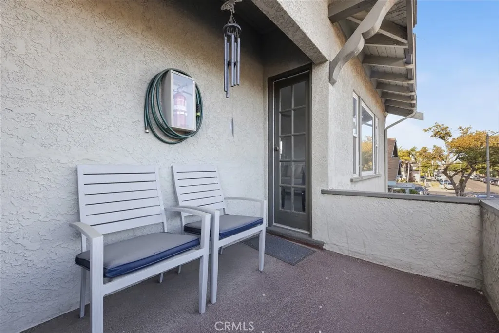 Shared Balcony for upstair Units
