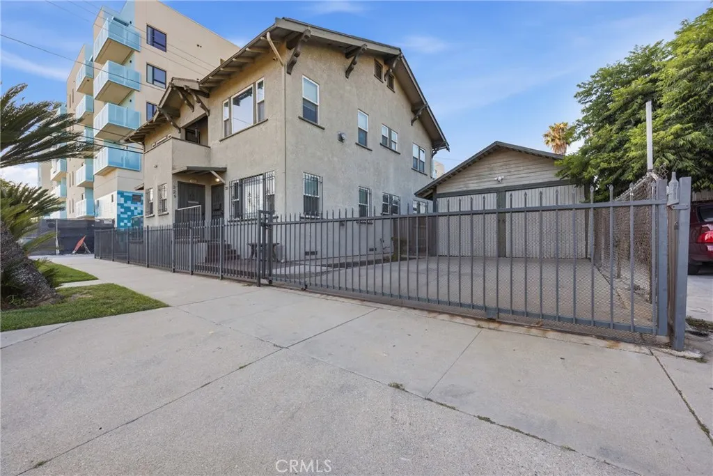 Driveway side