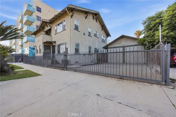 Driveway side