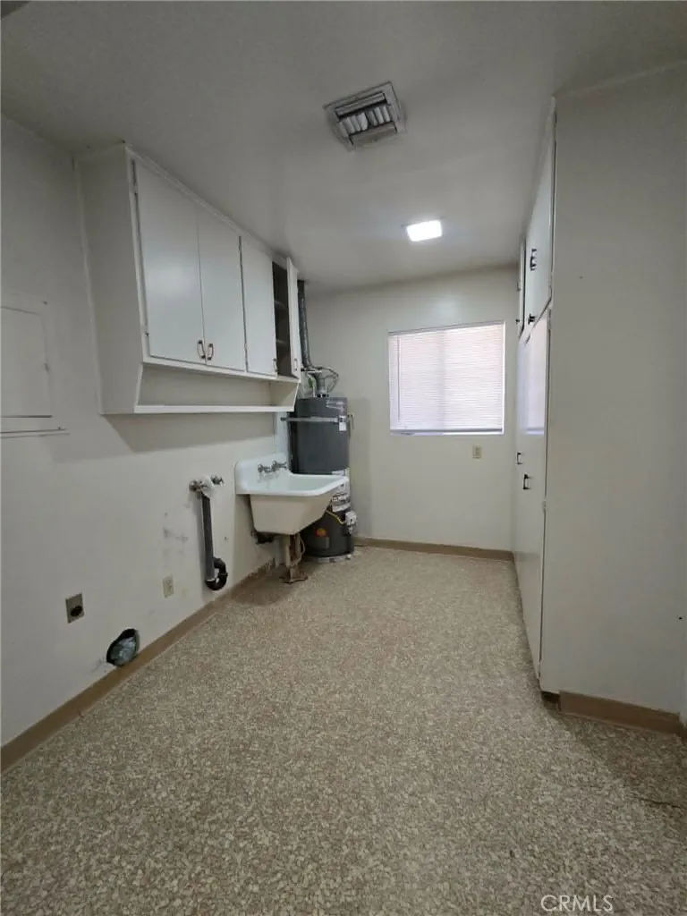 Laundry/utility room