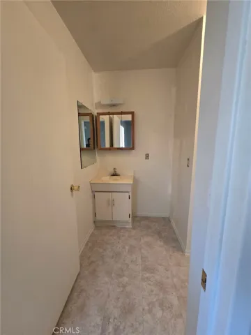 Full bath off of 2nd bedroom/2nd living room