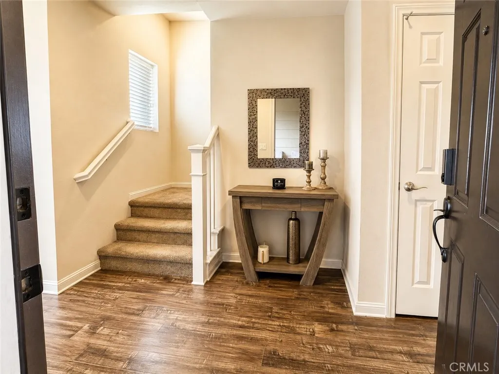 Front Entry / Foyer