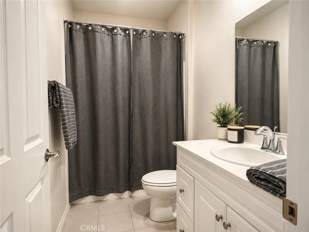 Main floor Bathroom