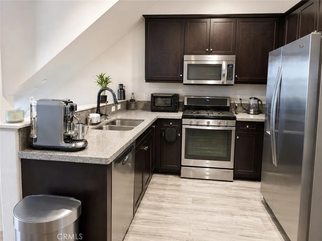 Kitchen with Quartz Countertops