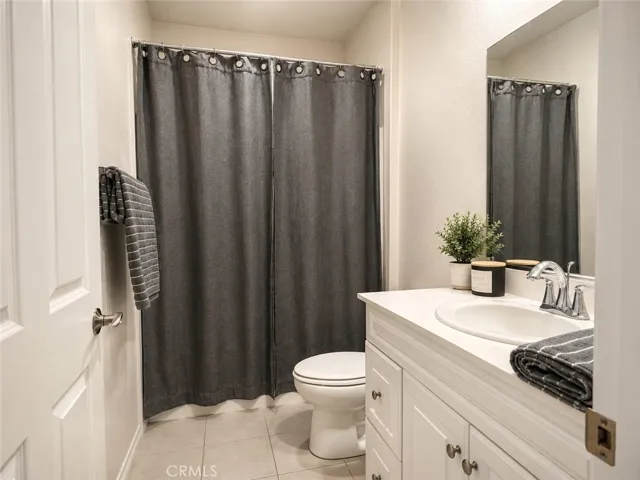 Main floor Bathroom