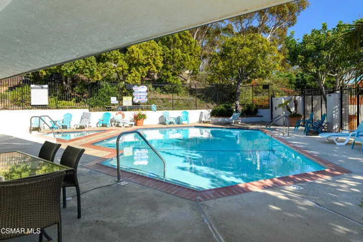 Pool & Clubhouse