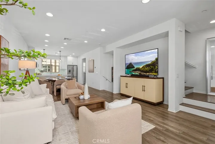 160 Capricorn, Irvine, California 92618