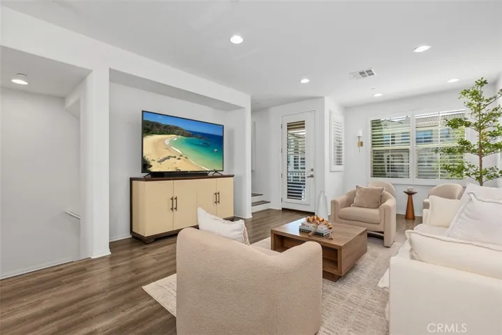 160 Capricorn, Irvine, California 92618