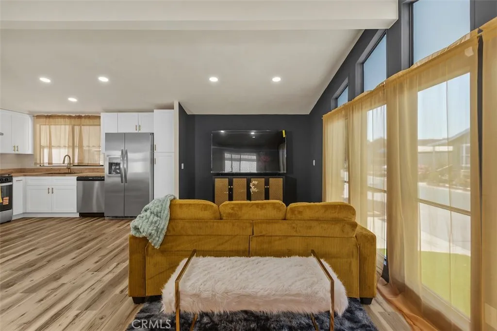 Living Room 4