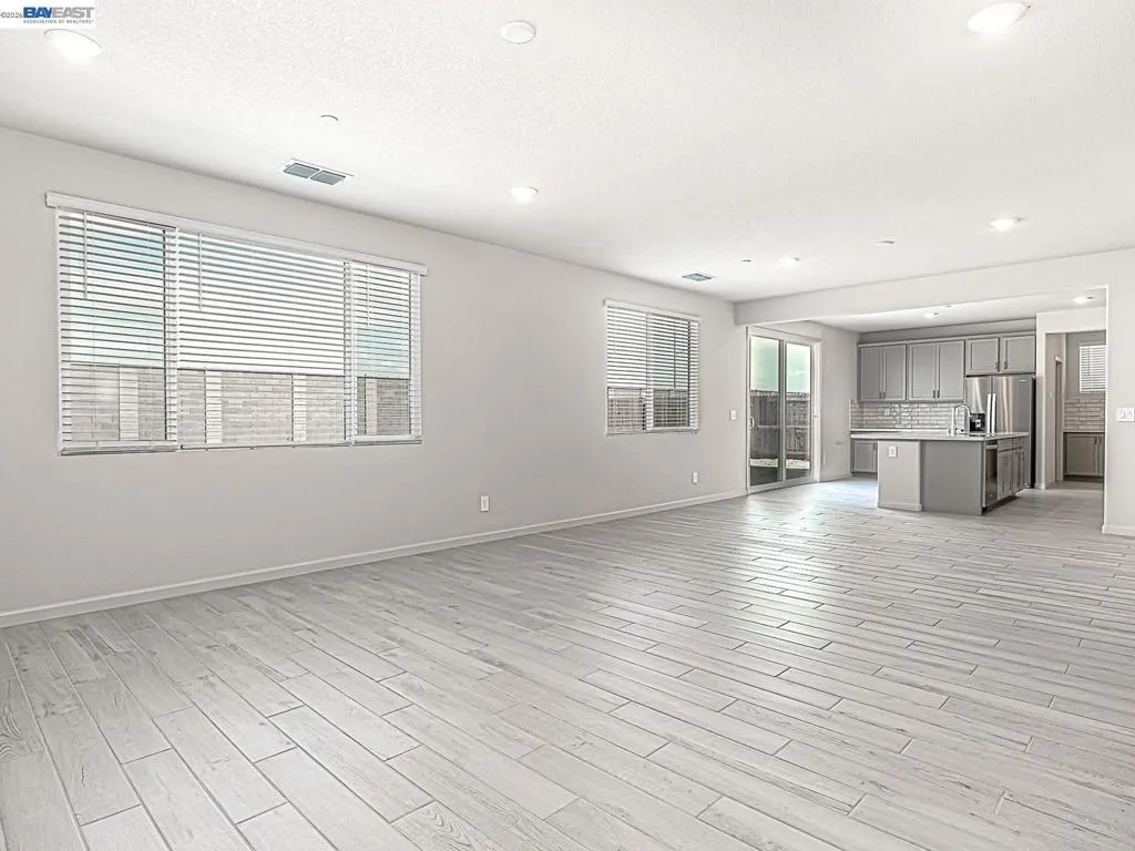 Photo is not of the actual home, but is an inspirational photo of builder’s model home and may depict options, furnishings, and/or decorator features that are not included