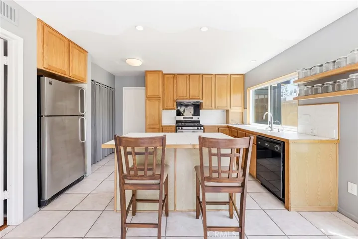 Kitchen with Washer & Dryer
