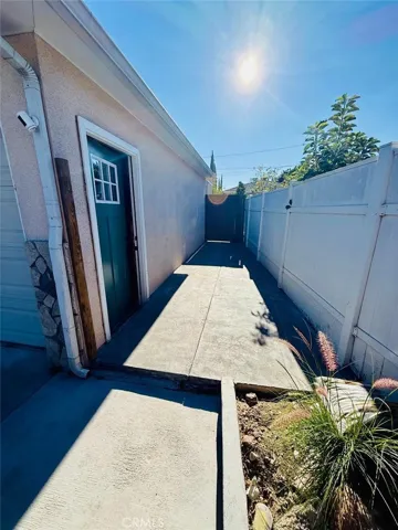 5055 N Raton, Long Beach, California 90807
