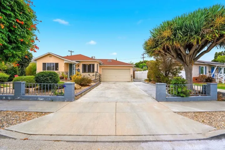 5055 N Raton, Long Beach, California 90807