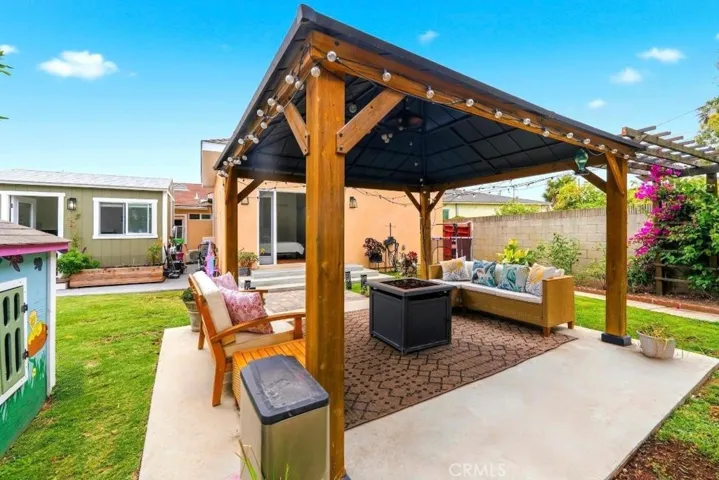 5055 N Raton, Long Beach, California 90807