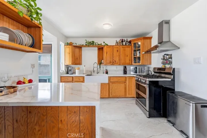 5055 N Raton, Long Beach, California 90807