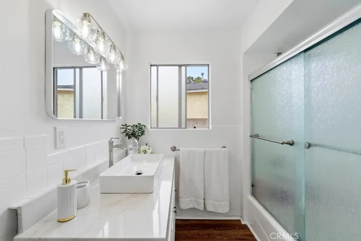 5055 N Raton, Long Beach, California 90807