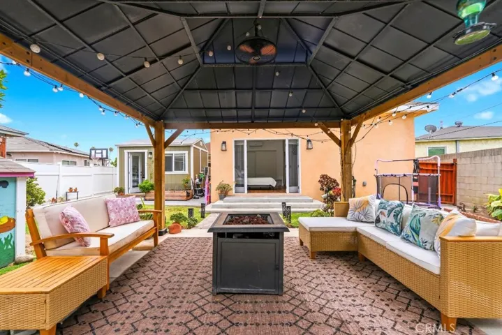 5055 N Raton, Long Beach, California 90807